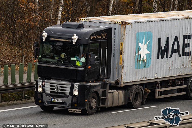 Renault Magnum Black Pearl.jpg