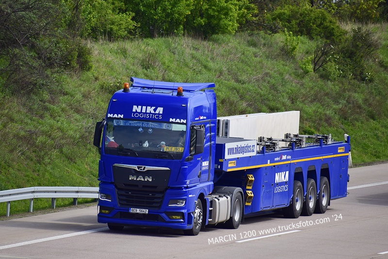 _DSC1486 NIKA-crop-MAN TGX II.JPG