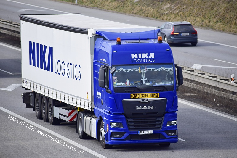 _DSC2755 NIKA-crop-MAN TGX II.JPG