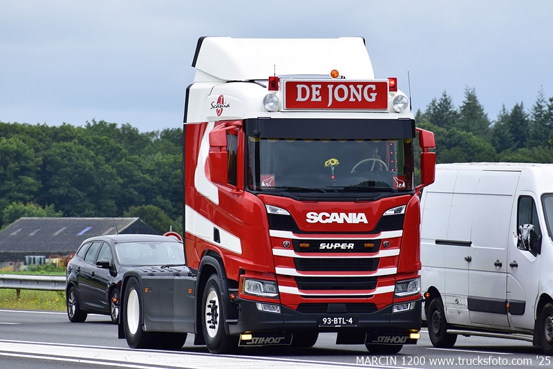 _DSC0195 DE JONG-crop-SCANIA R NG.JPG