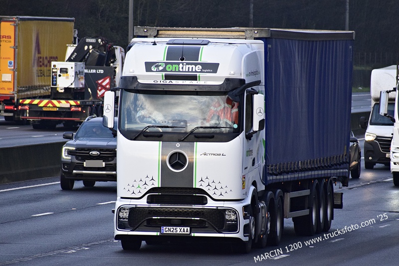 _DSC9294 ONTIME-crop-ActrosL ProCabin.JPG