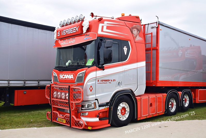 _DSC1557 S.VERBEEK-crop-SCANIA R NG V8.JPG