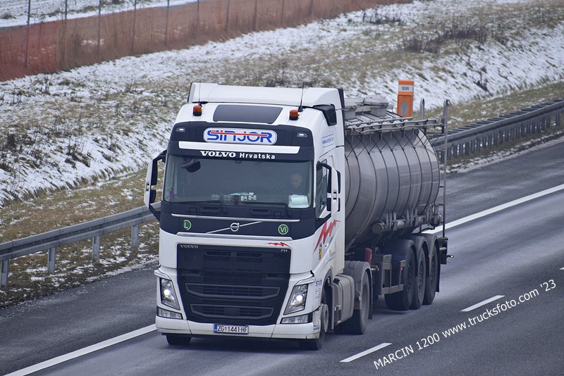_DSC9526 SINJOR-crop-VOLVO FH4.JPG