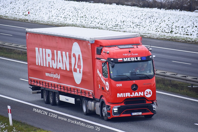 _DSC6350 MIRJAN-crop-ActrosL ProCabin.JPG