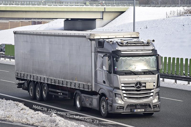 _DSC8350 MILOSLAV HOLOUBEK-crop-ACTROS MP4.JPG