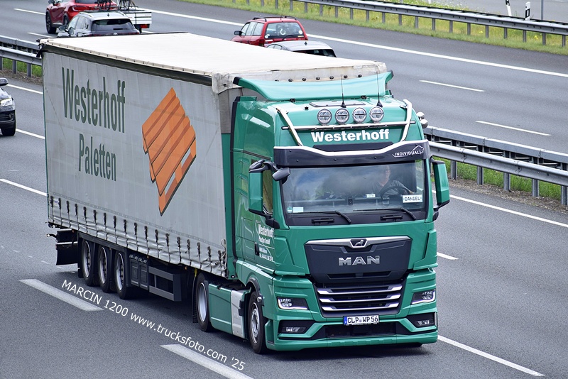 _DSC8927 WESTERHOFF-crop-MAN TGX II.JPG