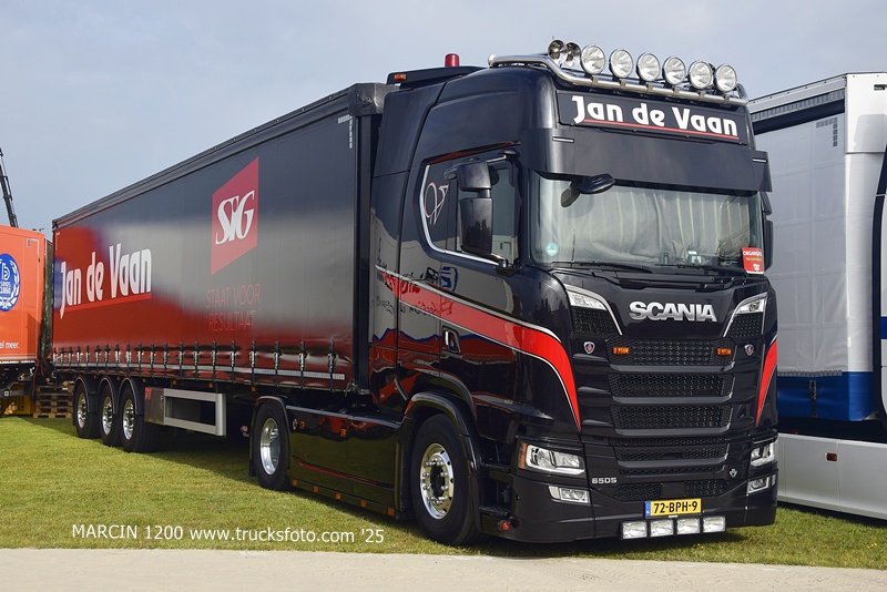 _DSC1373 JAN DE VAAN-crop-SCANIA S650 V8.JPG