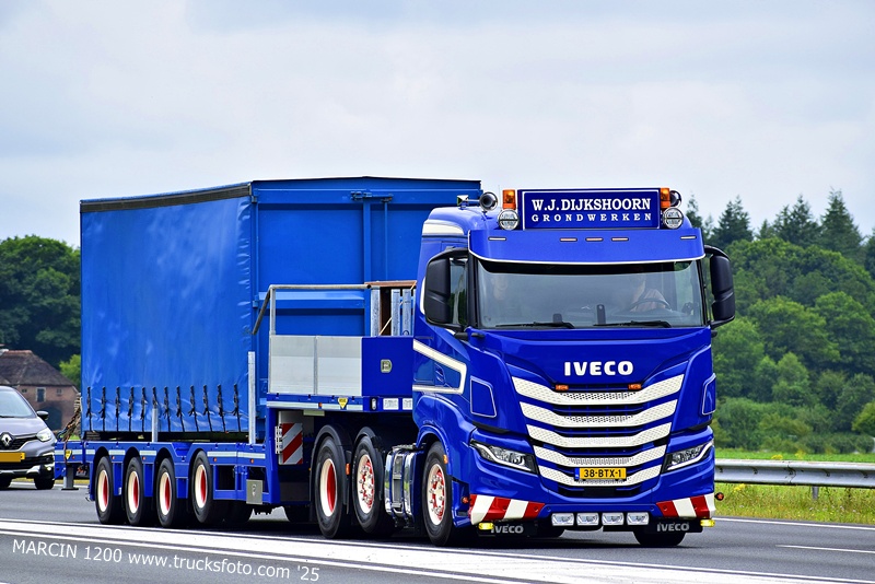 _DSC0136 W.J.DIJKSHOORN GRONDWERKEN-crop-IVECO S-WAY.JPG
