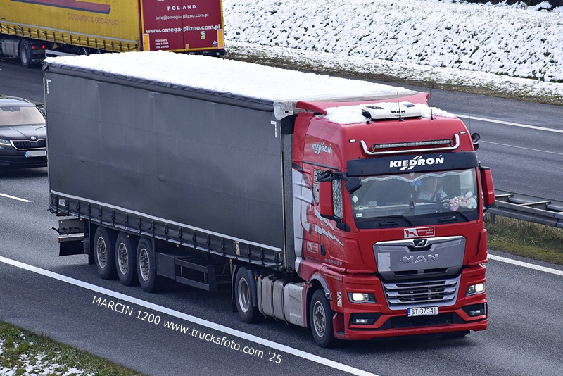 _DSC6304 KIEDROŃ-crop-MAN TGX II.JPG
