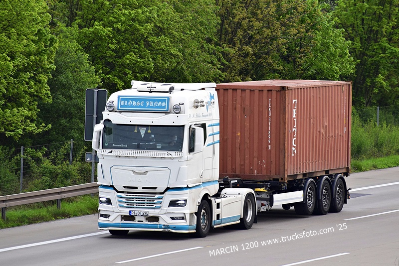 _DSC5422 BLOHSE JUNGS-crop-MAN TGX II.JPG