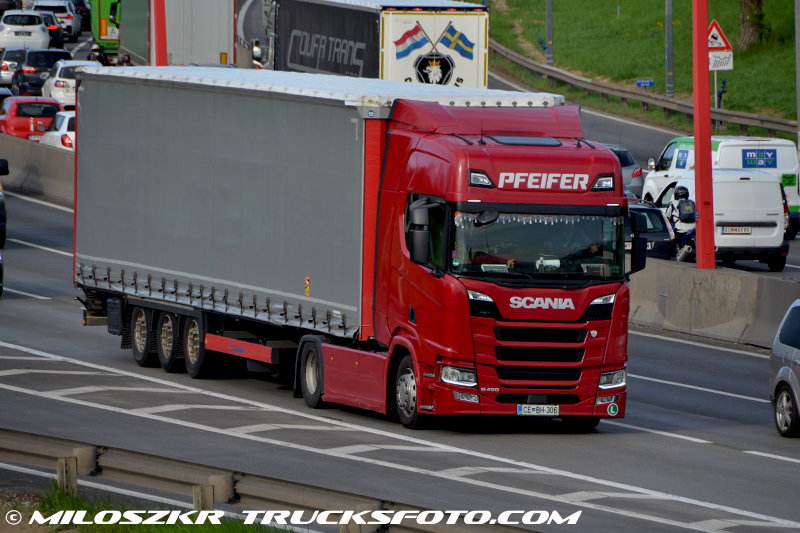 Scania_Pfeifer_4108.JPG