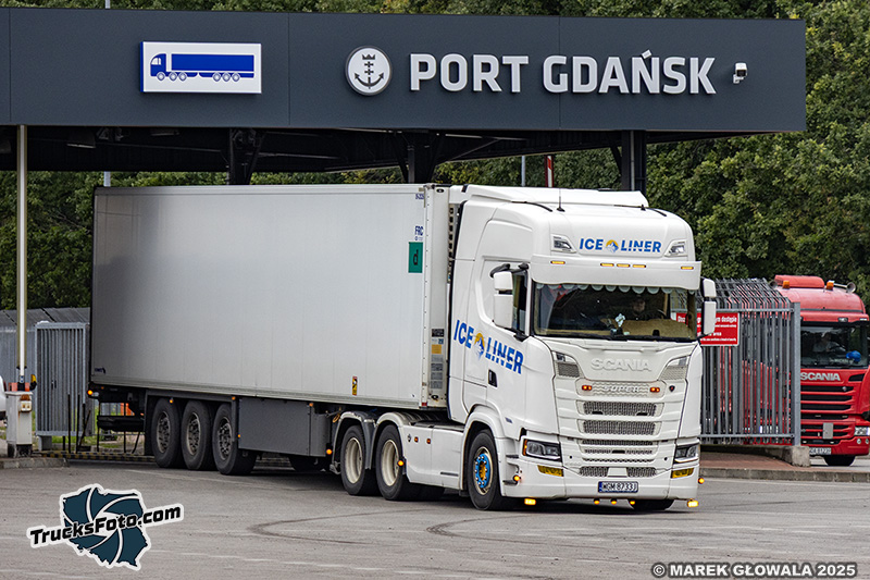 Scania R580 V8 - Ice Liner.jpg
