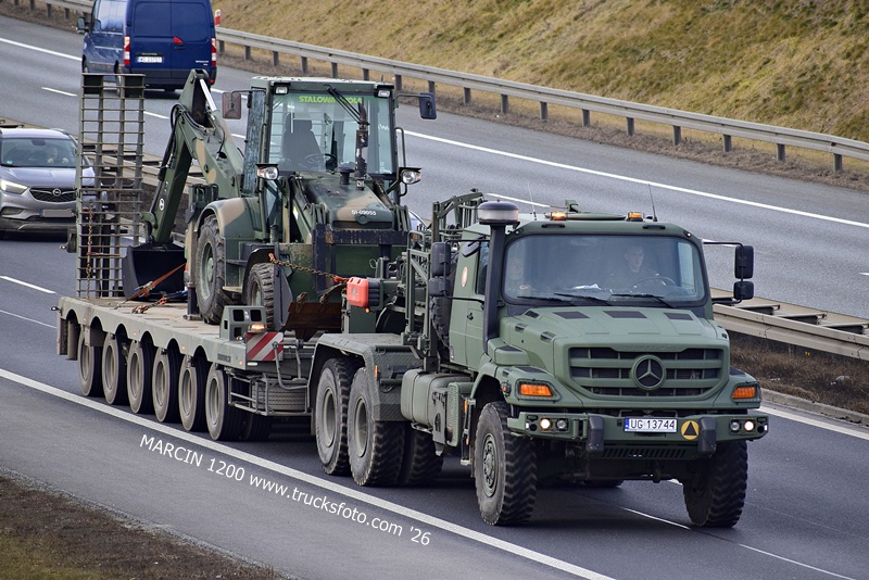 _DSC1701 WOJSKO PL-crop-Mercedes-Benz Zetros.JPG
