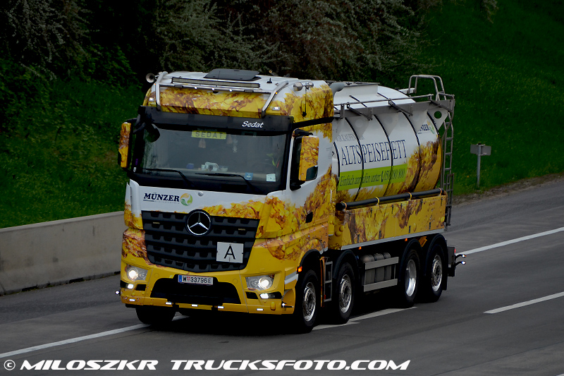 Mercedes Benz Actros MP4_Munzer_4394.JPG