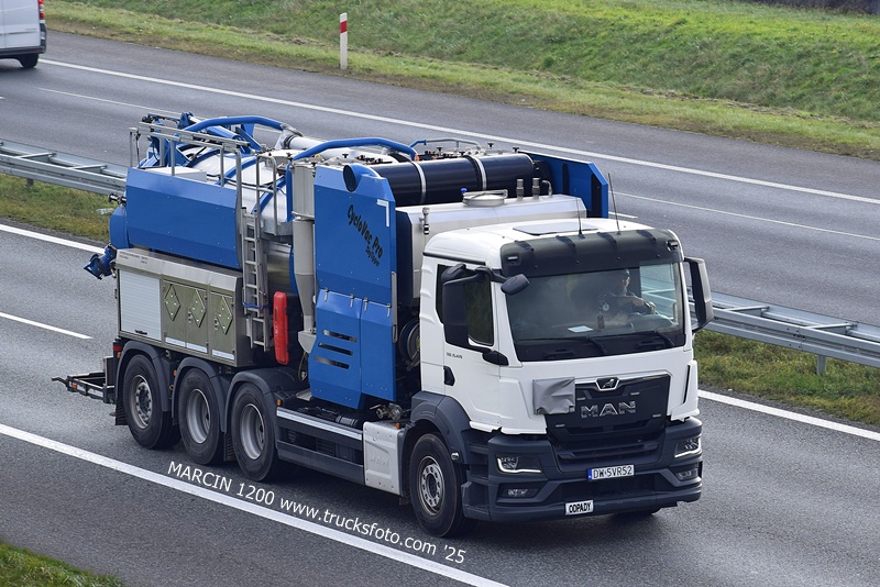 _DSC5458 KOMUNALNE-crop-MAN TGS II - CYCLOVAC PRO SKYTIPPER.JPG