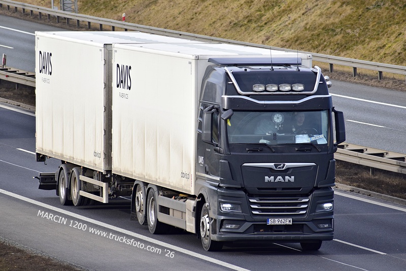 _DSC1676 DAVIS-crop-MAN TGX II.JPG