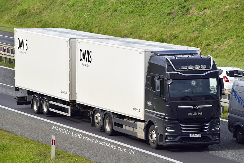 _DSC2660 DAVIS-crop-MAN TGX II.JPG