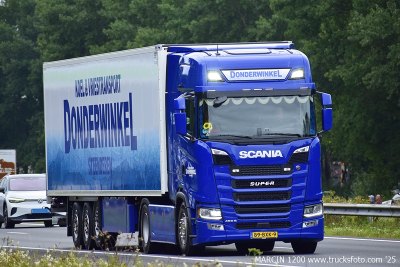 _DSC0687 DONDERWINKEL-crop-SCANIA S460.JPG