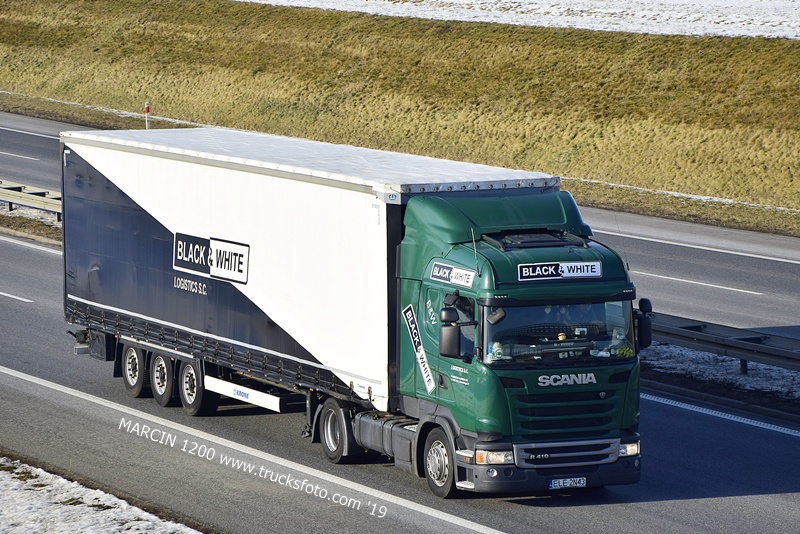 _DSC4289 BLACK&WHITE-crop-SCANIA R410.JPG