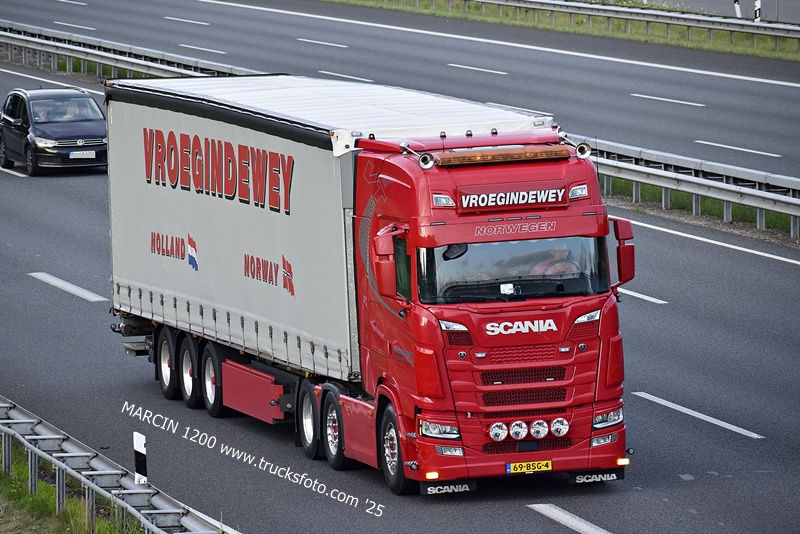 _DSC8278 VROEGINDEWEY-crop-SCANIA S.JPG