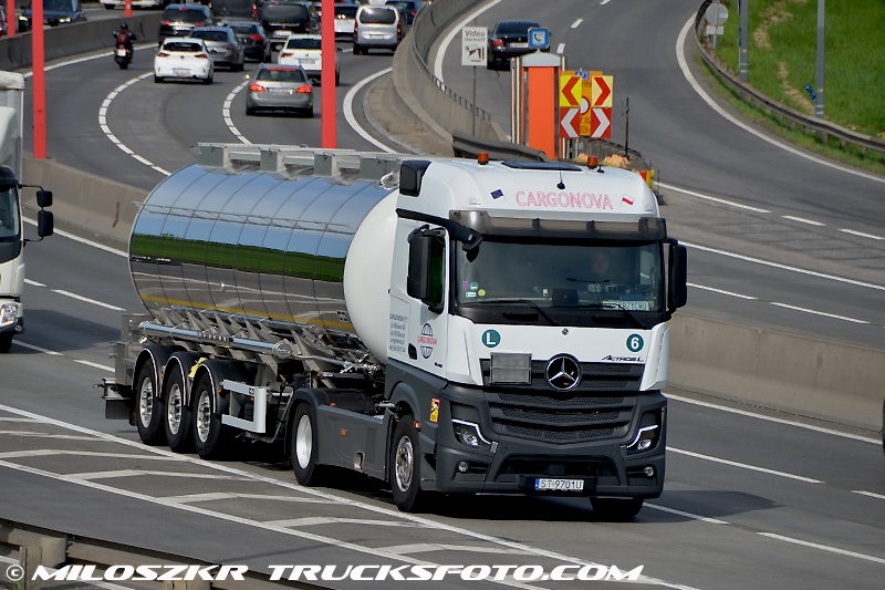 Mercedes Benz Actros MP4_Cargonova_4580.JPG