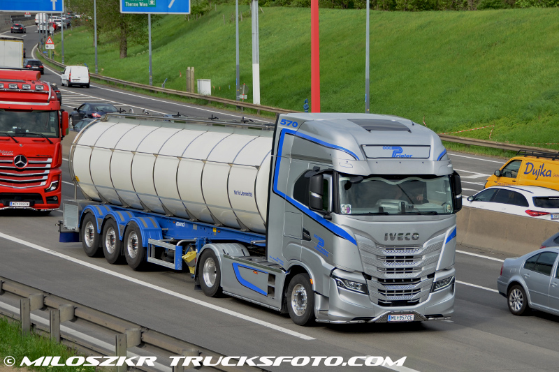 Iveco S-way_Pfeifer_5482.JPG