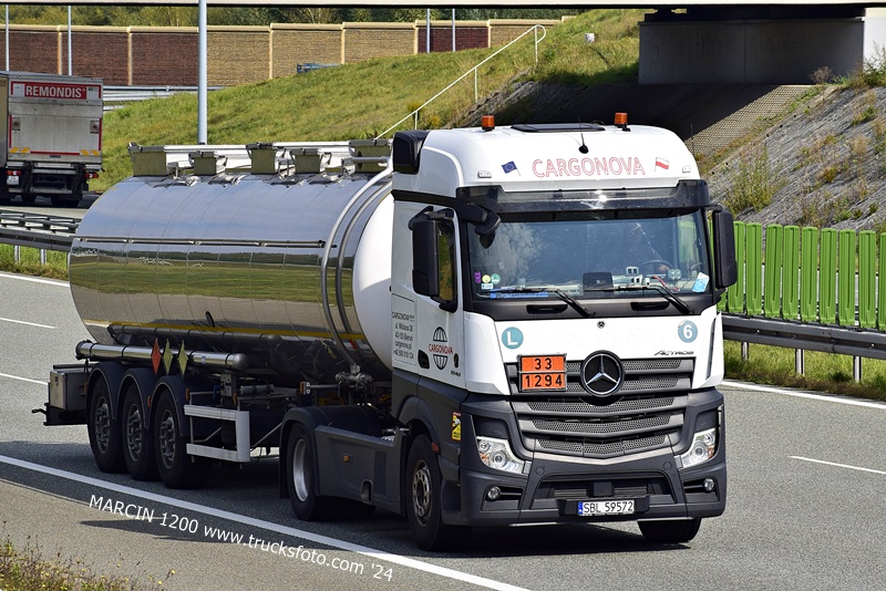 _DSC00011 (1724) CARGONOVA-crop-ACTROS MP5.JPG