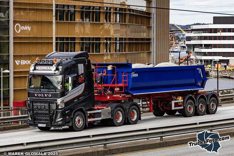 Volvo FH16 750 Royal - Nedreaas.jpg