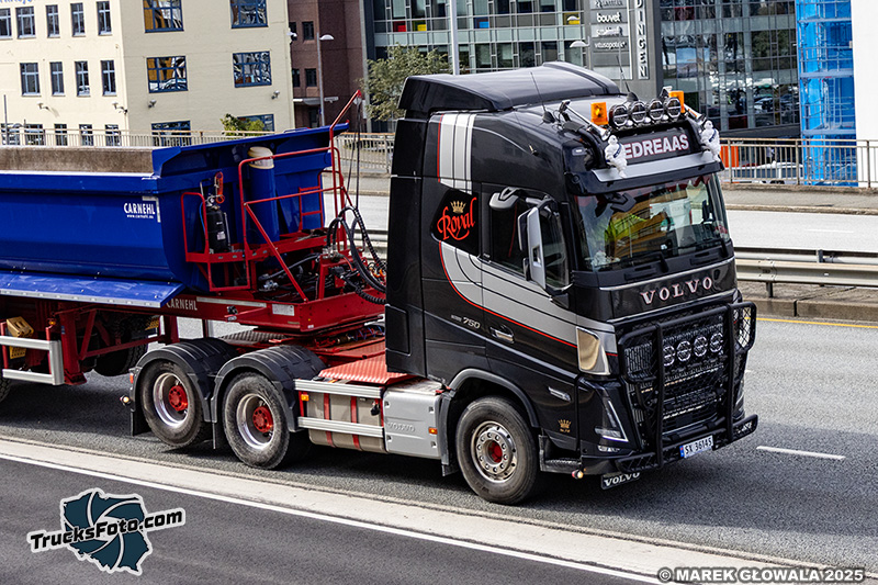 Volvo FH16 750 Royal nr 72 - Nedreaas.jpg