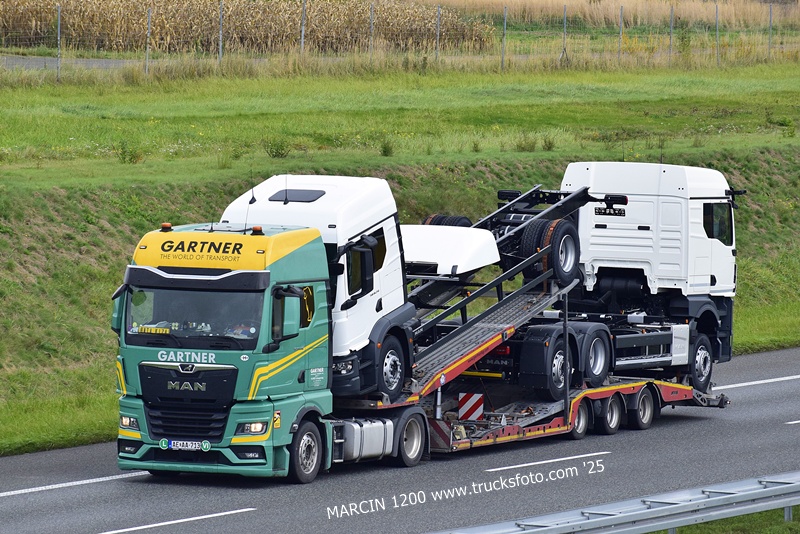 _DSC3082 GARTNER-crop-MAN TGX II.JPG