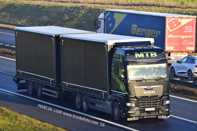 _DSC8386 MTB-crop-MAN TGX II.JPG