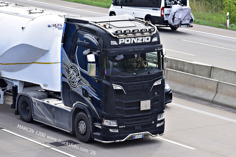_DSC4480 PONZIO-crop-SCANIA S520 V8.JPG