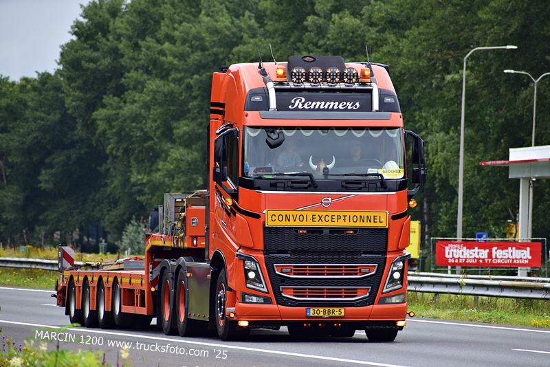 _DSC0460 REMMERS-crop-VOLVO FH4.JPG