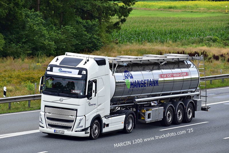 _DSC9429 HANSETANK-crop-VOLVO FH5.JPG