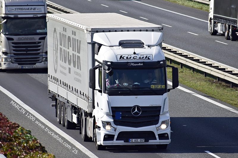 _DSC2557 KUCUK-crop-Actros MP4.JPG
