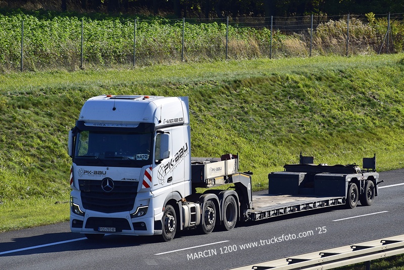 _DSC3705 PK-BAU-crop-ActrosL MP5.JPG