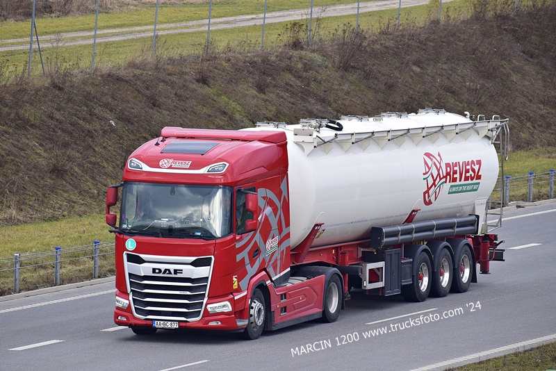 _DSC00011 (2814) REVESZ-crop-DAF XG.JPG