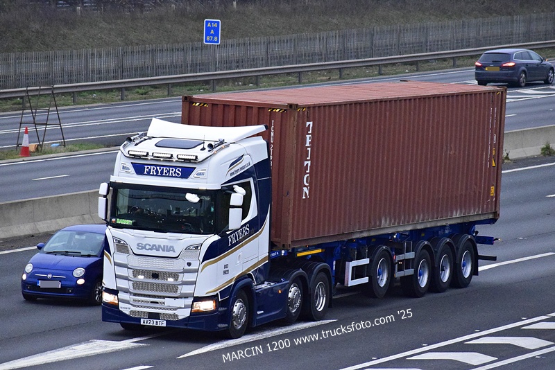 _DSC0470 FRYERS-crop-SCANIA S500.JPG