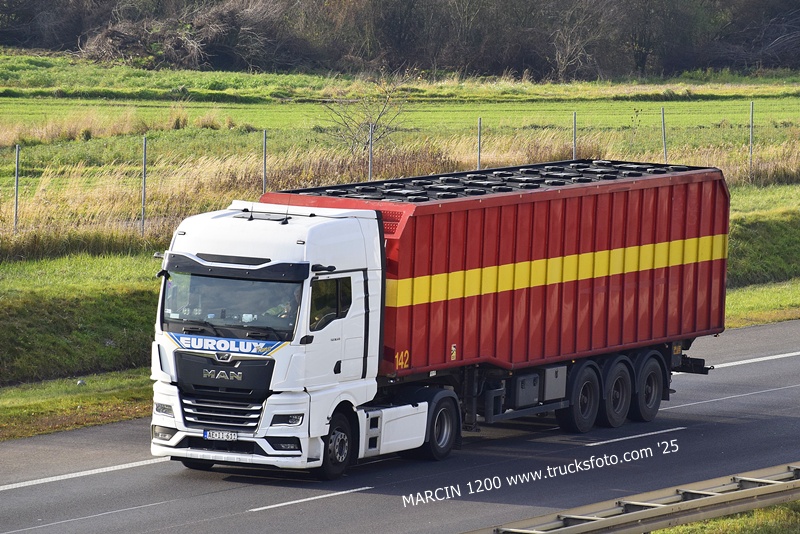 _DSC5731 EUROLUX-crop-MAN TGX II.JPG