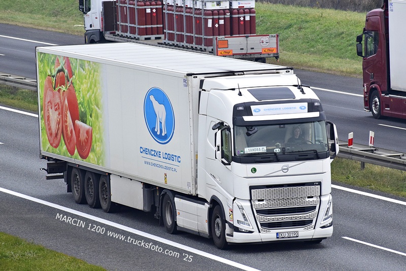 _DSC5275 CHENCZKE LOGISTIC-crop-VOLVO FH5.JPG