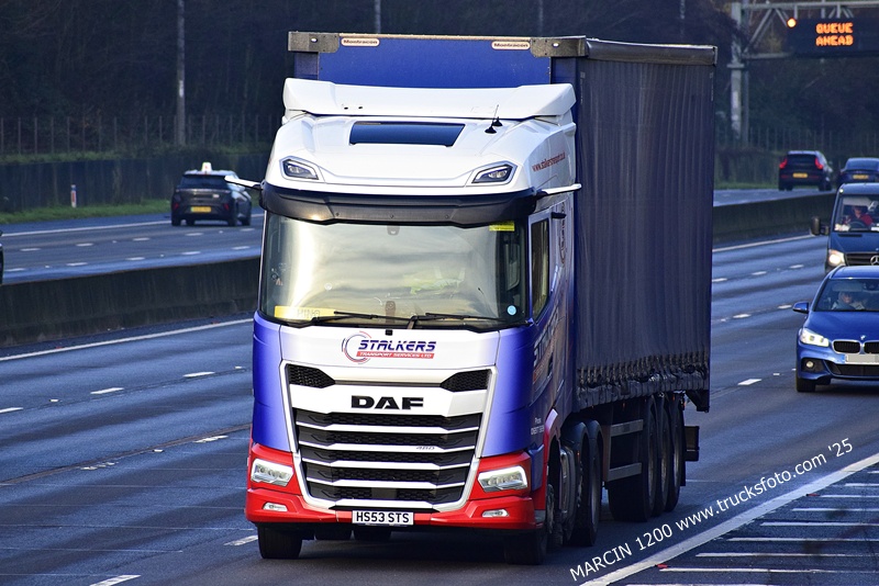 _DSC9535 STALKERS-crop-DAF.JPG
