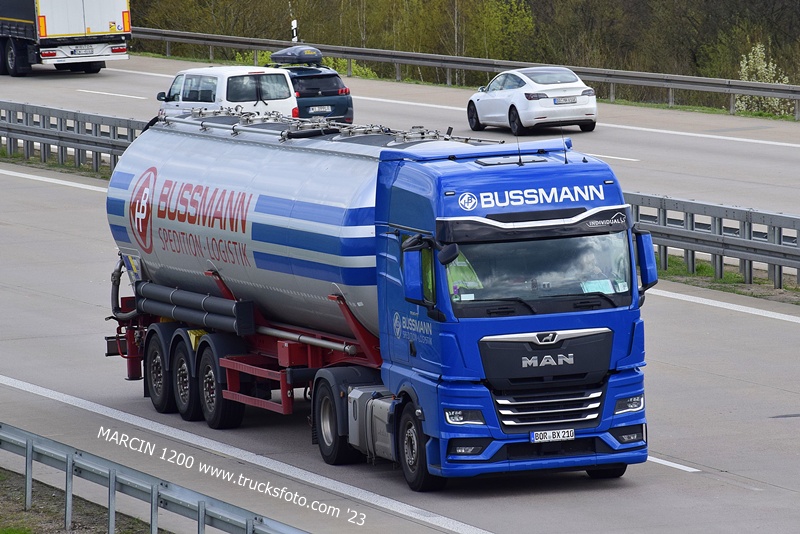 _DSC2082 BUSSMANN-crop-MAN TGX II.JPG