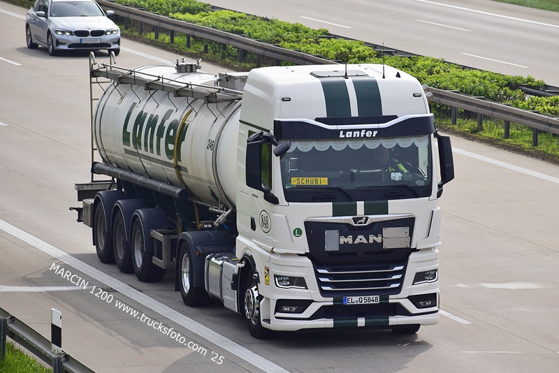 _DSC4363 LANFER-crop-MAN TGX II.JPG