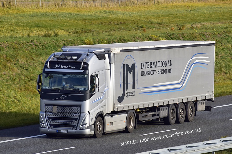 _DSC4639 JM SPEED TRANS-crop-VOLVO FH5.JPG