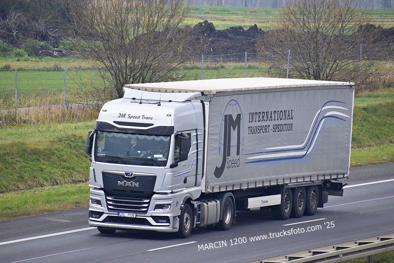 _DSC5302 JM SPEED TRANS-crop-MAN TGX II.JPG