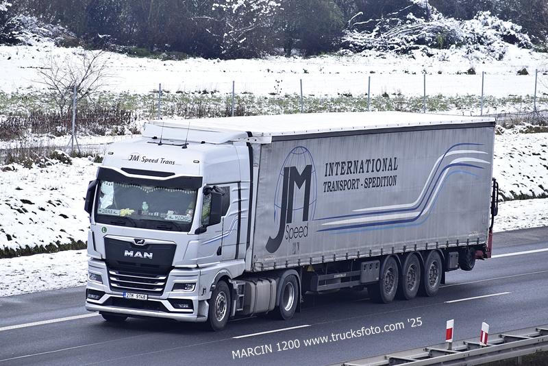 _DSC6021 JM SPEED TRANS-crop-MAN TGX II.JPG