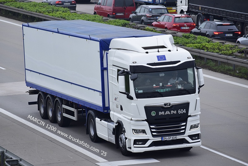 _DSC3836 GUSE-crop-MAN TGX II.JPG