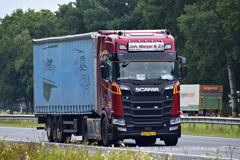 _DSC0709 JOH.MEIJER&Zn-crop-SCANIA S530 V8.JPG