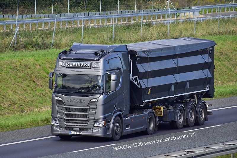_DSC2110 REPIŃSKI-crop-SCANIA R.JPG