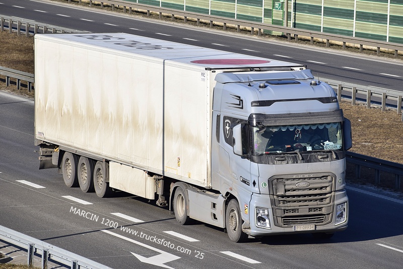 TURBAŃSCY-crop-FORD F-MAX.JPG